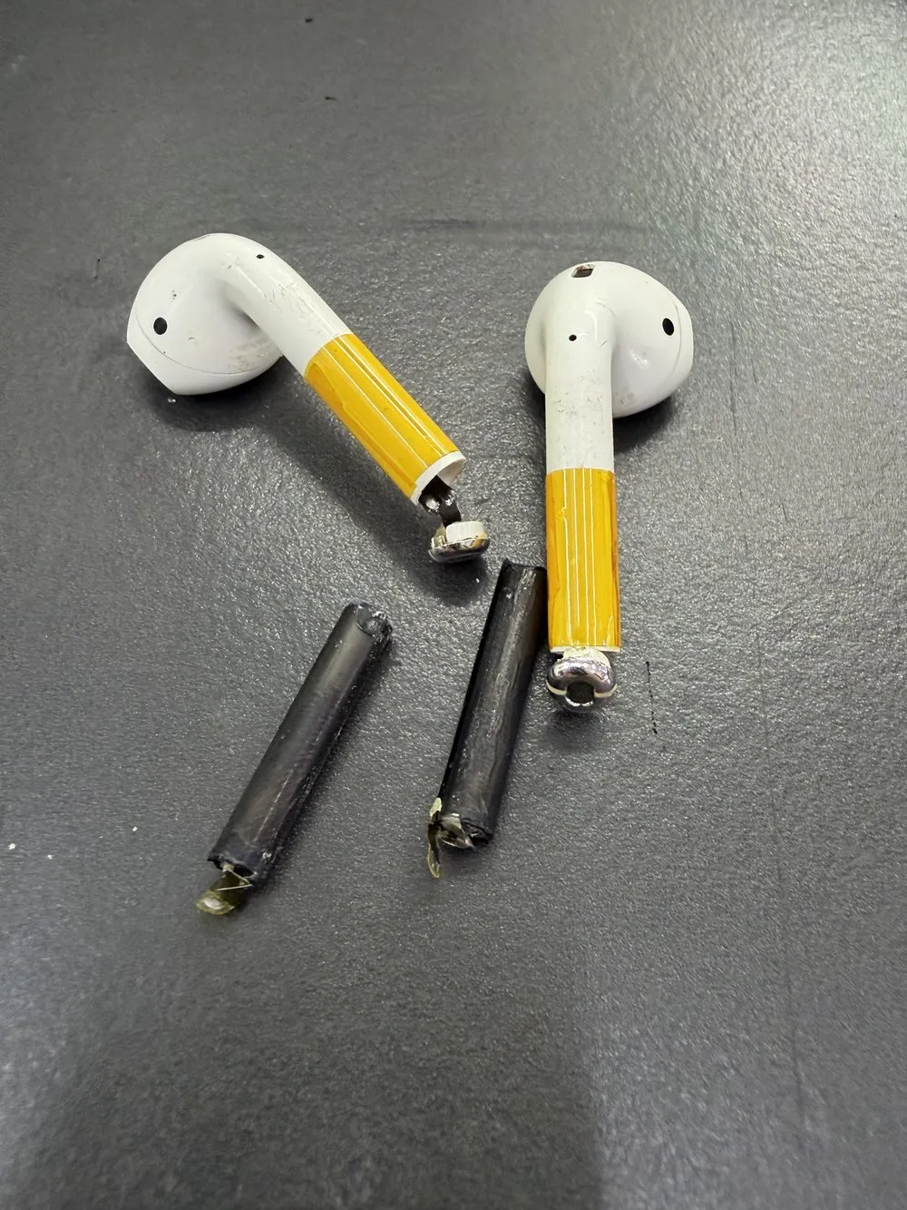 台南 AirPods 2 代拆解更換內部電池
