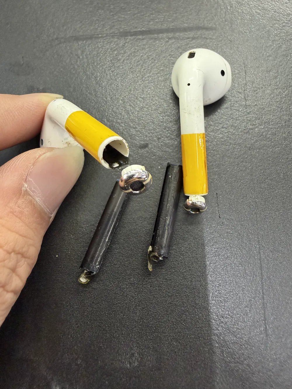 AirPods 換電池維修