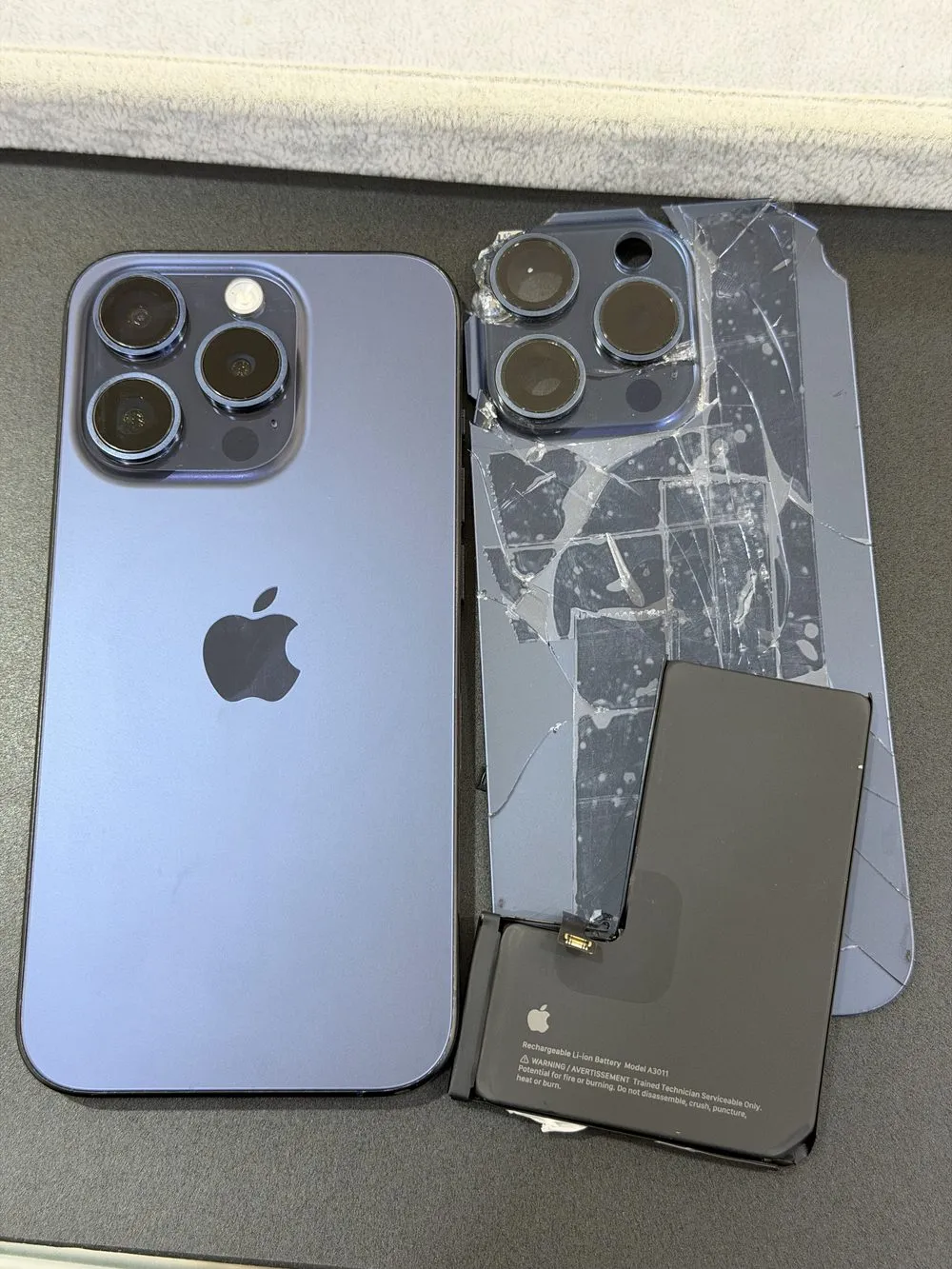 台南 iPhone 15 Pro 背蓋玻璃更換前後對比