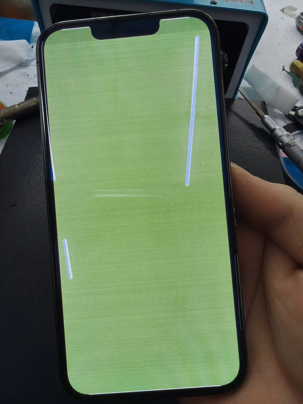 iPhone 綠屏顯示故障維修